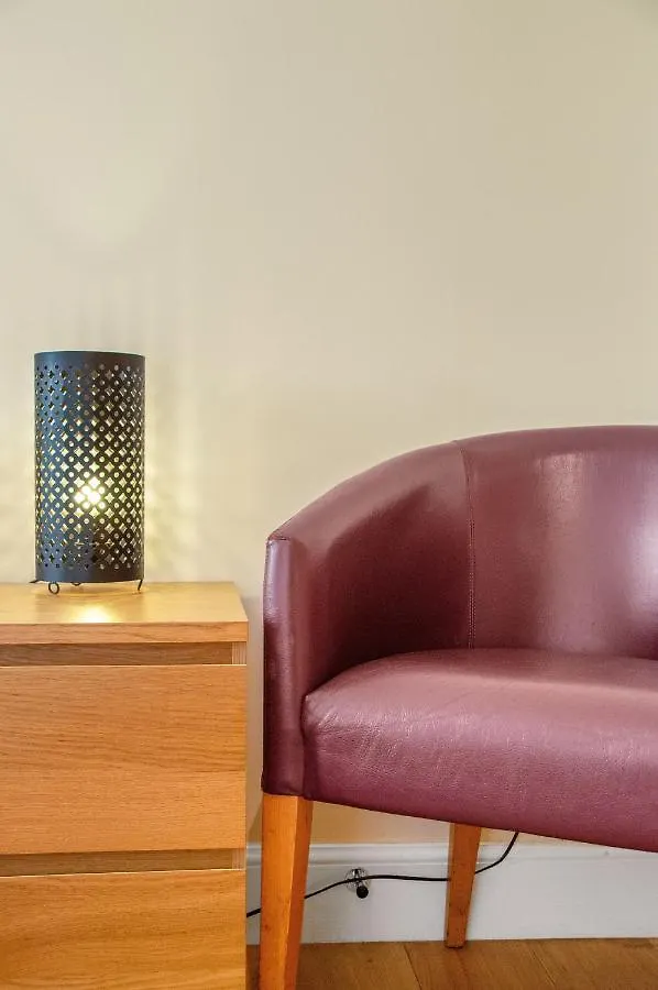 Stylish & Modern 2 Bedroom Ground Floor Apartment Close To City Centre In Stunning Converted Church - Near Haymarket Train Station - Sleeps Up To 5 Guests Edinburgh