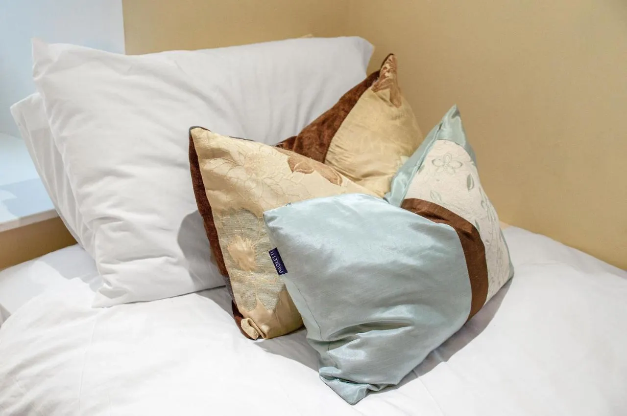 Stylish & Modern 2 Bedroom Ground Floor Apartment Close To City Centre In Stunning Converted Church - Near Haymarket Train Station - Sleeps Up To 5 Guests Edinburgh