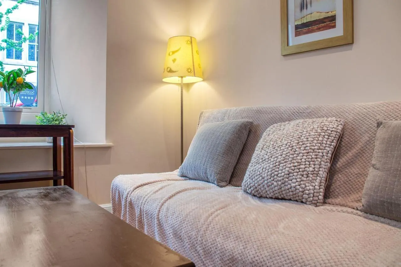 Stylish & Modern 2 Bedroom Ground Floor Apartment Close To City Centre In Stunning Converted Church - Near Haymarket Train Station - Sleeps Up To 5 Guests Edinburgh 0*,