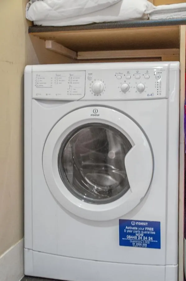Stylish & Modern 2 Bedroom Ground Floor Apartment Close To City Centre In Stunning Converted Church - Near Haymarket Train Station - Sleeps Up To 5 Guests Edinburgh