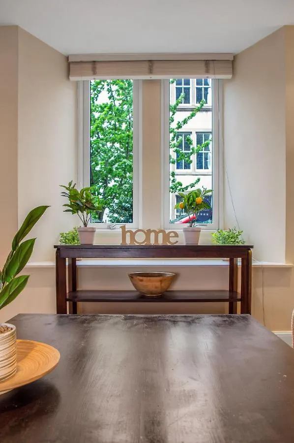 Stylish & Modern 2 Bedroom Ground Floor Apartment Close To City Centre In Stunning Converted Church - Near Haymarket Train Station - Sleeps Up To 5 Guests Edinburgh