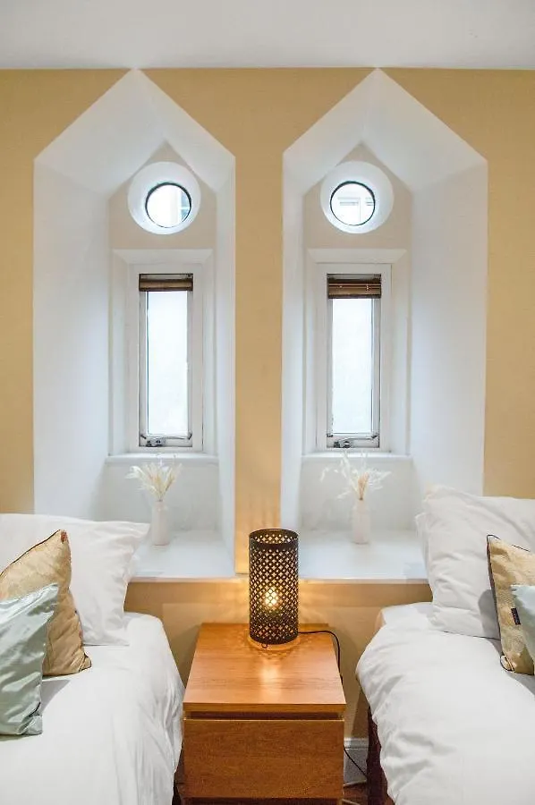 Stylish & Modern 2 Bedroom Ground Floor Apartment Close To City Centre In Stunning Converted Church - Near Haymarket Train Station - Sleeps Up To 5 Guests Edinburgh